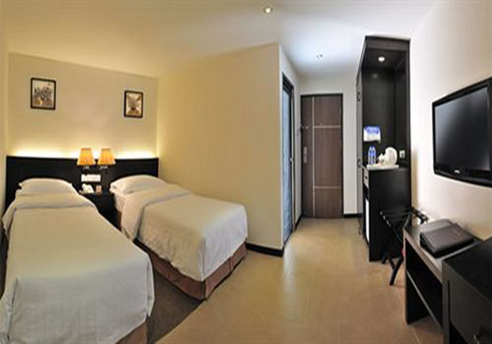 E-Red Hotel Bandar Perda Bukit Mertajam Bagian luar foto